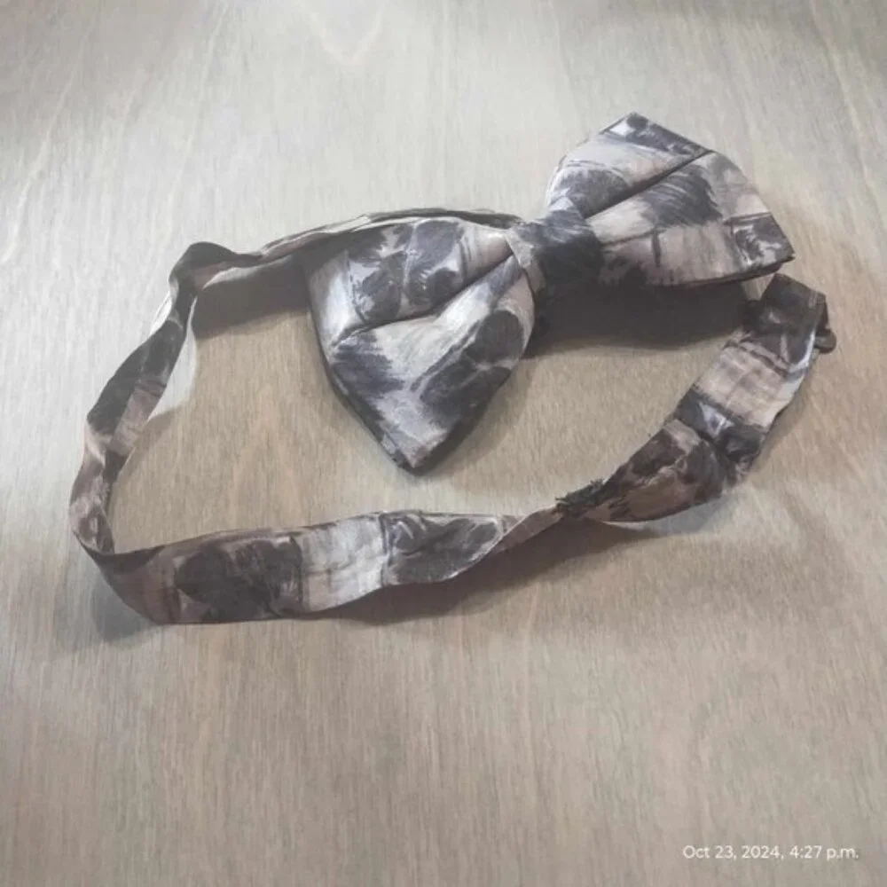 Adjustable upcycled bow tie mountain artist in Revelstoke Greys Black‎ classic